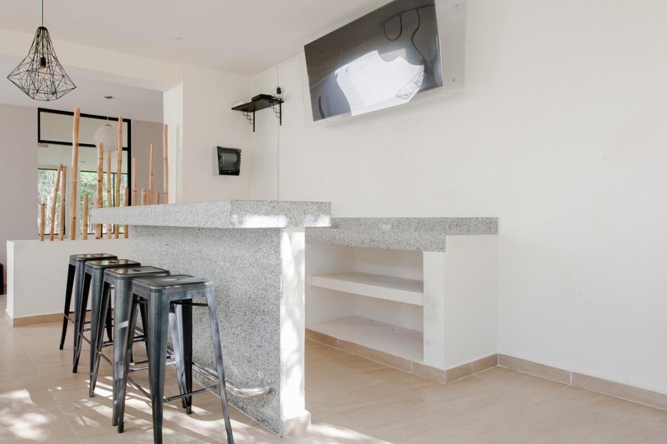 Workation Paradise Gated, Wifi 500mb, Gym, Pool Сasa de vacaciones *