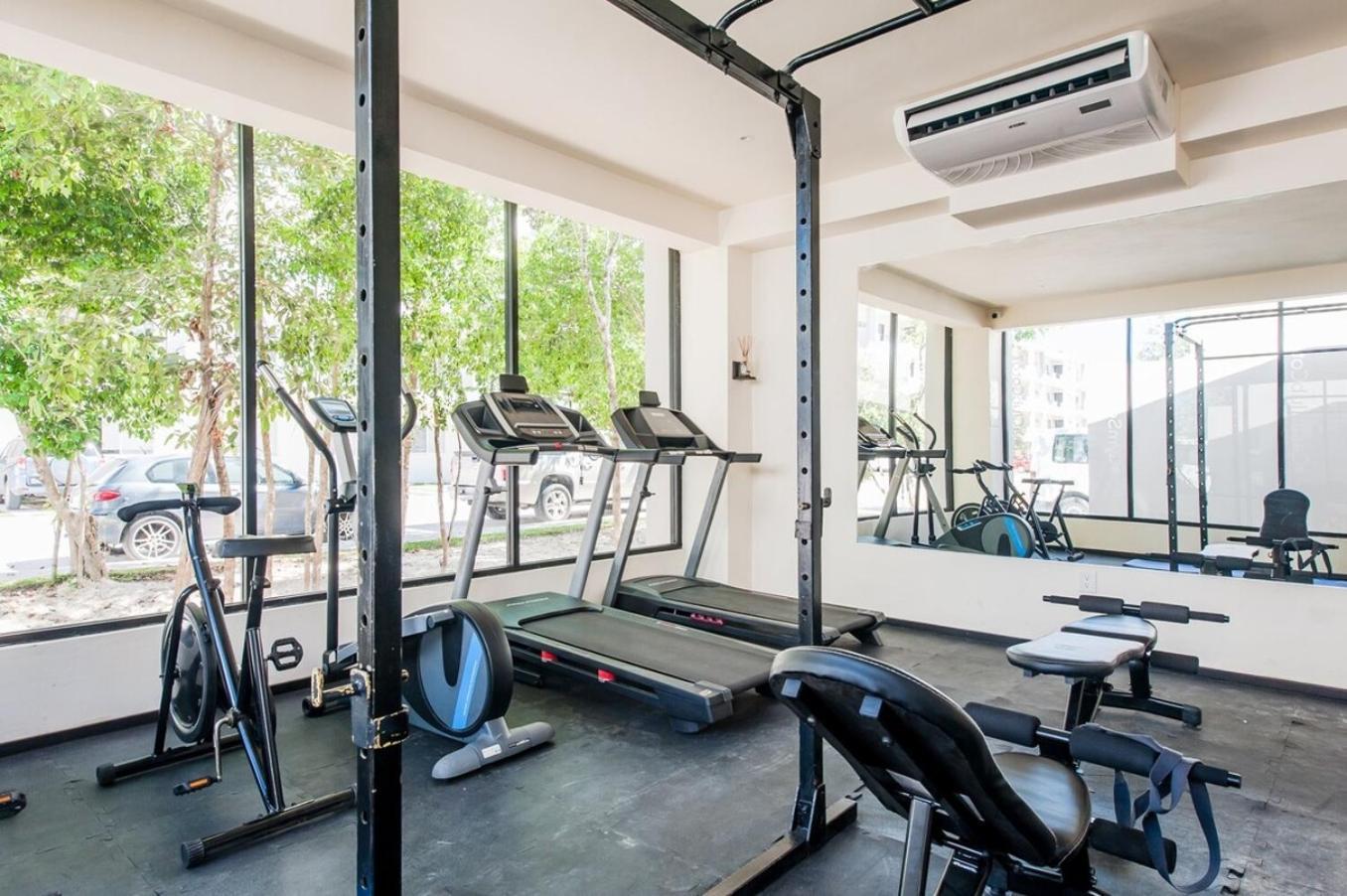 Workation Paradise Gated, Wifi 500mb, Gym, Pool Playa del Carmen